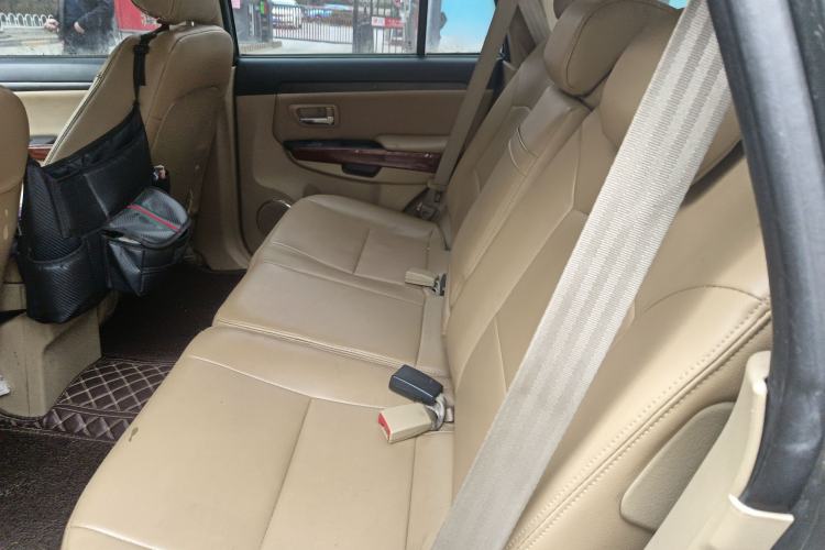 Used Haval H5 Classic 2012 European-style Version Green Quiet 2.0T Manual Two-Wheel Drive Comfort Model Left Rear Seat