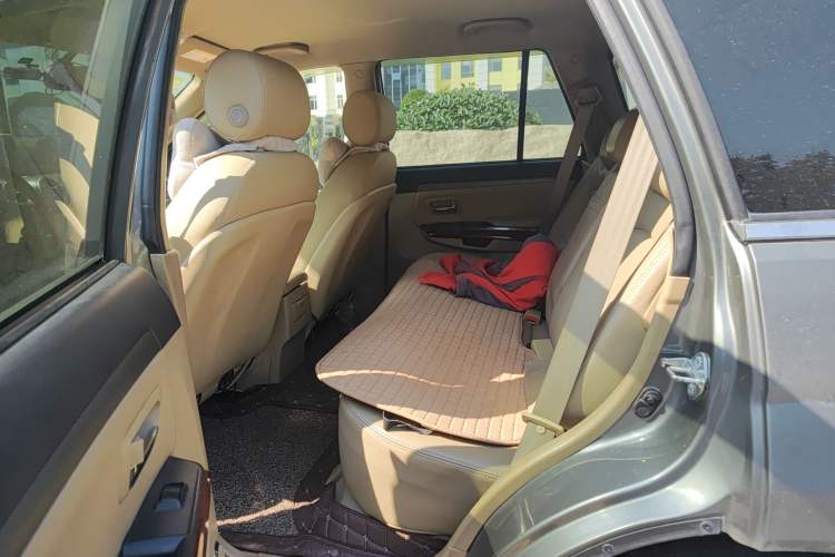 Used Haval H5 Classic 2012 European-style Model Green & Quiet 2.0T Manual 4x4 Comfort Version Left Rear Seat