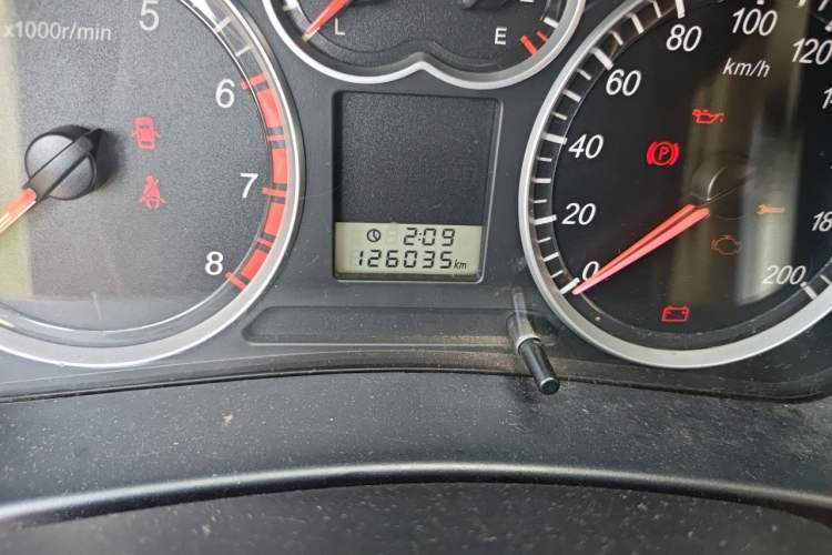 Used Haval H5 Classic 2012 European-style Edition 2.0L Two-Wheel Drive Luxury Model Odometer Close Up