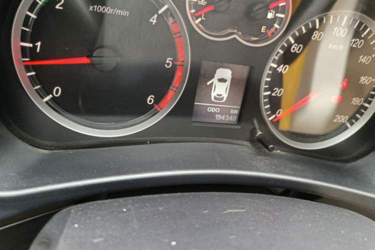 Used Haval H5 Classic 2012 European-style Version Green Quiet 2.0T Manual Two-Wheel Drive Comfort Model Odometer Close Up