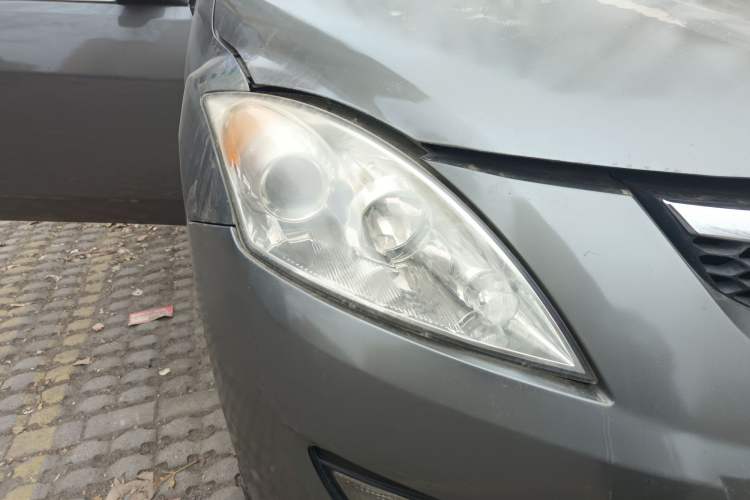 Used Haval H5 Classic 2012 European-style Version Green Quiet 2.0T Manual Two-Wheel Drive Comfort Model Right Front Headlight