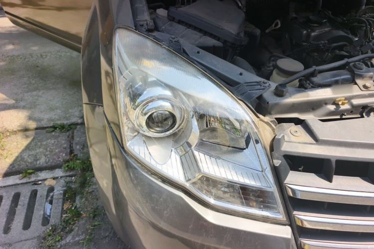 Used Haval H5 Classic 2012 Zhizun Edition 2.0L Two-Wheel Drive Navigation Model Right Front Headlight