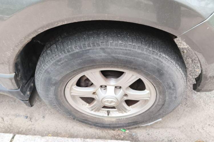 Used Haval H5 Classic 2012 Zhizun Edition 2.0L Four-Wheel Drive Luxury Model Right Front Wheel Hub