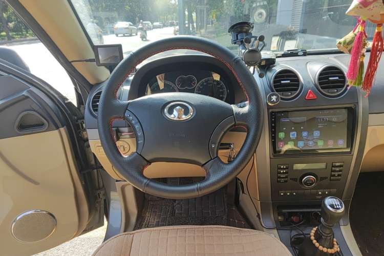 Used Haval H5 Classic 2012 European-style Model Green & Quiet 2.0T Manual 4x4 Comfort Version Steering Wheel