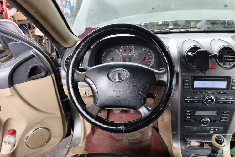 Used Haval H5 Classic 2012 European-style Version Green Quiet 2.0T Manual Two-Wheel Drive Comfort Model Steering Wheel