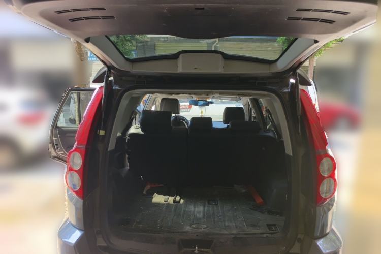 Used Haval H5 Classic 2012 Zhizun Edition 2.0L Two-Wheel Drive Navigation Model Trunk