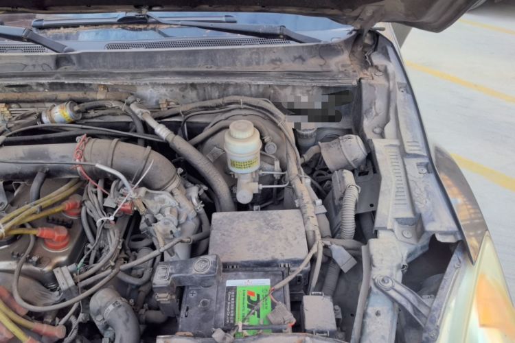 Used Haval H5 Classic 2012 European-style Edition 2.0L Two-Wheel Drive Luxury Model Engine Bay Left