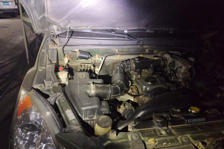 Used Haval H5 Classic 2012 European-style Edition 2.4L Four-Wheel Drive Comfort Model Engine Bay Right