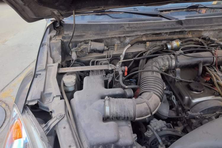 Used Haval H5 Classic 2012 European-style Edition 2.0L Two-Wheel Drive Luxury Model Engine Bay Right