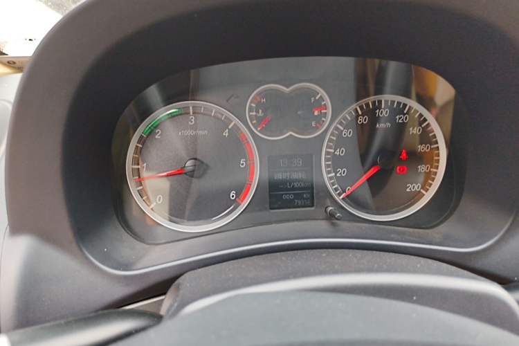 Used Haval H5 Classic 2012 European-style Version Green Quiet 2.0T Manual Two-Wheel Drive Comfort Model Instrument Cluster