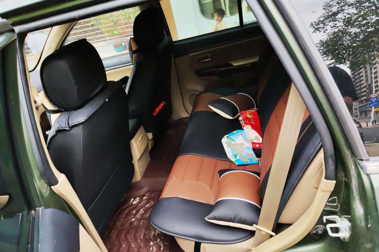 Used Haval H5 Classic 2012 European-style Version Green Quiet 2.0T Manual Two-Wheel Drive Comfort Model Left Rear Seat