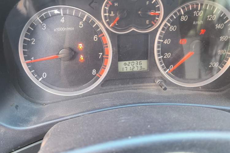 Used Haval H5 Classic 2012 European-style Edition 2.0L Two-Wheel Drive Luxury Model Odometer Close Up