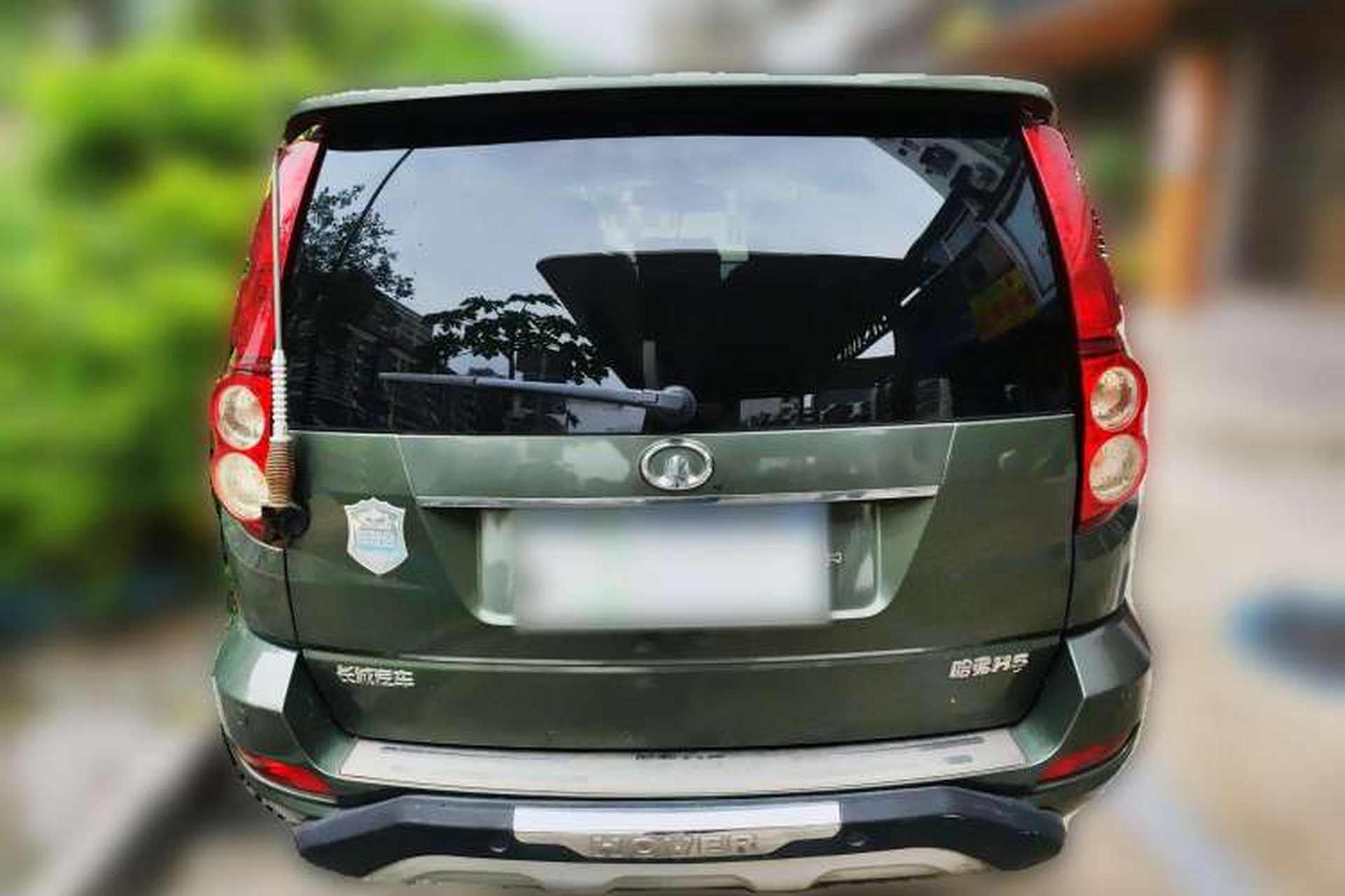 Used Haval H5 Classic 2012 European-style Version Green Quiet 2.0T Manual Two-Wheel Drive Comfort Model Rear