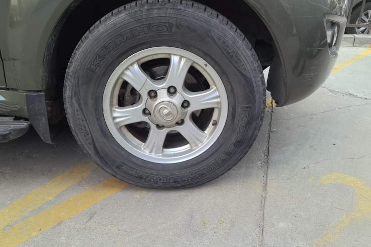 Used Haval H5 Classic 2012 European-style Edition 2.0L Two-Wheel Drive Luxury Model Right Front Wheel Hub