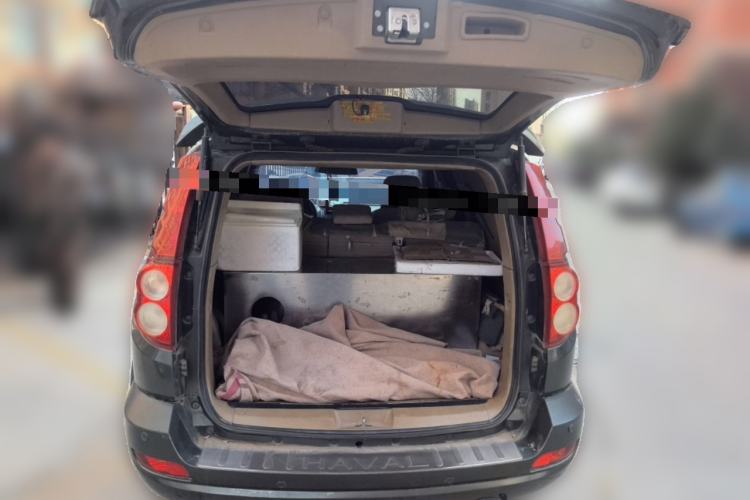 Used Haval H5 Classic 2012 European-style Edition 2.0L Two-Wheel Drive Luxury Model Trunk