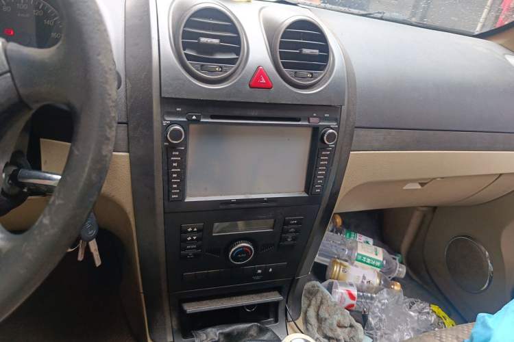 Used Haval H5 Classic 2012 European-style 2.0L Two-Wheel Drive Elite Model Audio And AC Panel