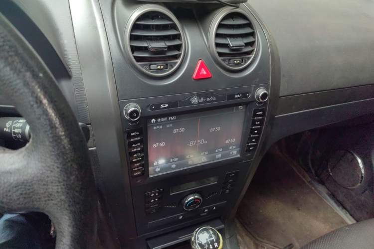 Used Haval H5 Classic 2012 European-style 2.0L Two-Wheel Drive Elite Model Audio And AC Panel