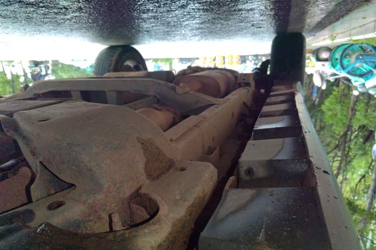 Used Haval H5 Classic 2012 European-style 2.0L Two-Wheel Drive Elite Model Chassis Front Right