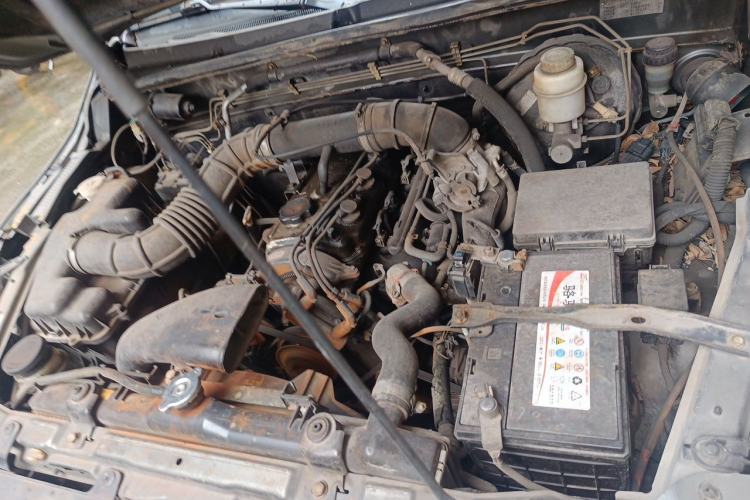 Used Haval H5 Classic 2012 European-style 2.0L Two-Wheel Drive Elite Model Engine Bay