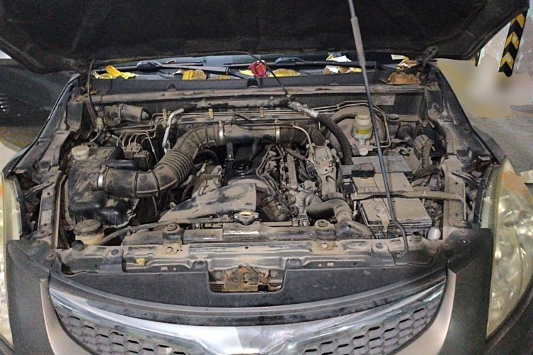 Used Haval H5 Classic 2012 European-style 2.0L Two-Wheel Drive Elite Model Engine Bay
