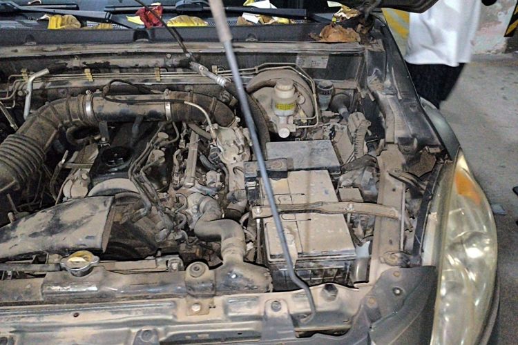 Used Haval H5 Classic 2012 European-style 2.0L Two-Wheel Drive Elite Model Engine Bay Left