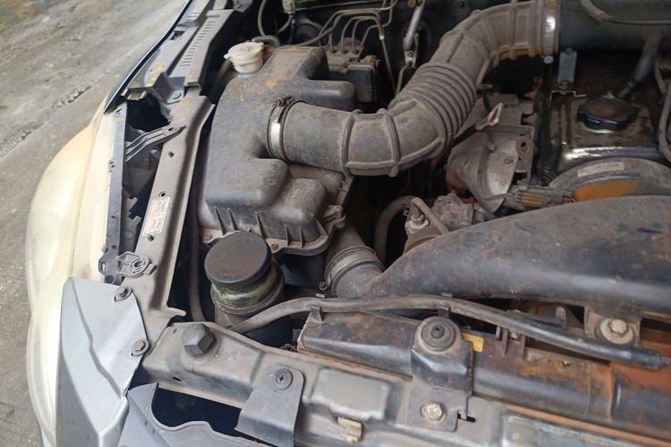 Used Haval H5 Classic 2012 European-style 2.0L Two-Wheel Drive Elite Model Engine Bay Right