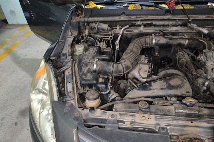 Used Haval H5 Classic 2012 European-style 2.0L Two-Wheel Drive Elite Model Engine Bay Right