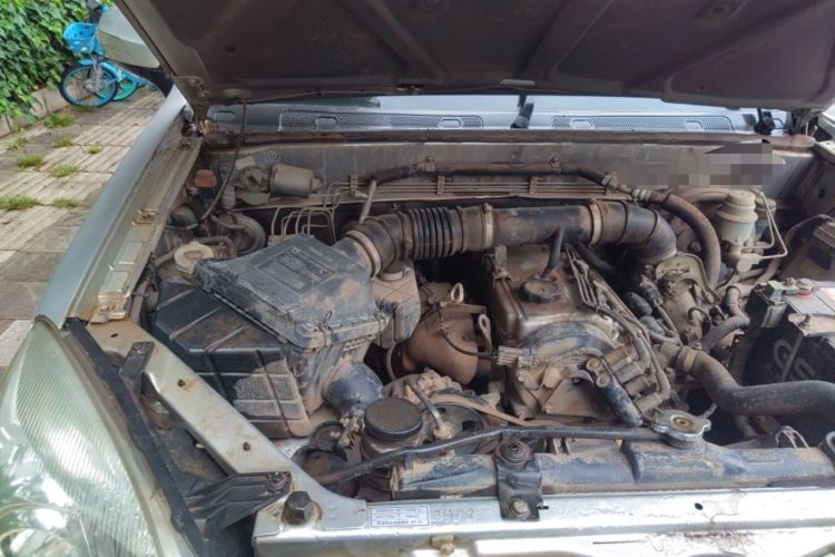 Used Haval H5 Classic 2012 European-style 2.0L Two-Wheel Drive Elite Model Engine Bay Right