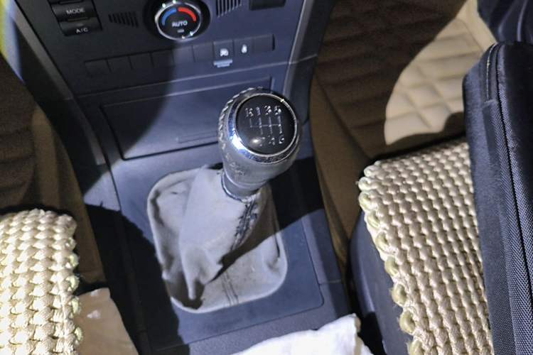 Used Haval H5 Classic 2012 ZhiZun Edition Green & Quiet 2.0T Manual Two-Wheel Drive Comfortable Model Gear Lever