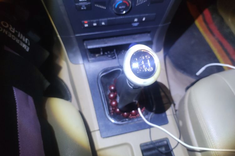 Used Haval H5 Classic 2012 European-style Edition 2.4L Four-Wheel Drive Comfort Model Gear Lever