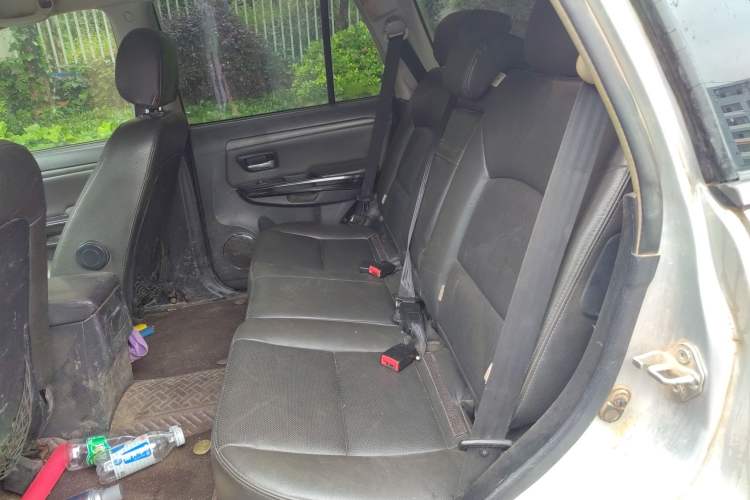 Used Haval H5 Classic 2012 European-style 2.0L Two-Wheel Drive Elite Model Left Rear Seat