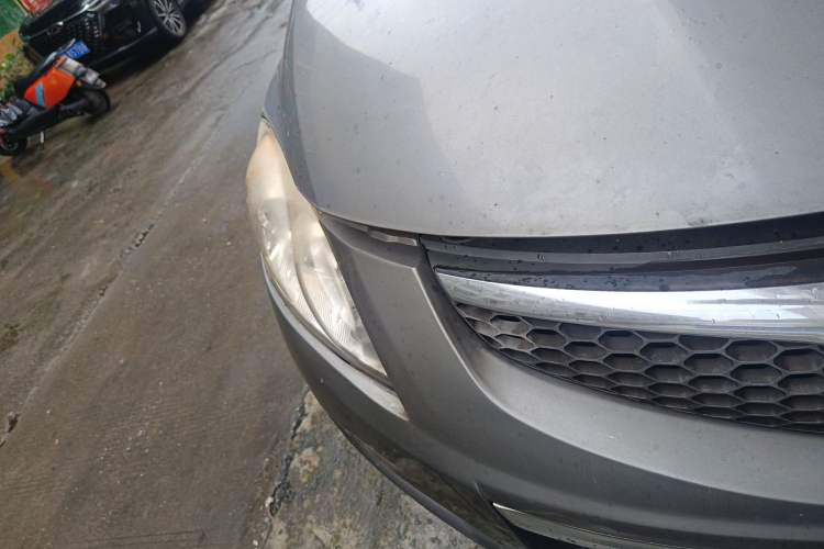 Used Haval H5 Classic 2012 European-style 2.0L Two-Wheel Drive Elite Model Right Front Headlight