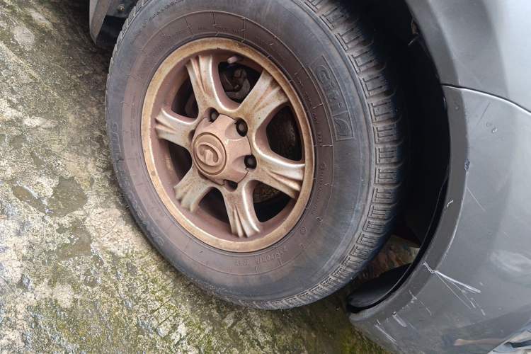 Used Haval H5 Classic 2012 European-style 2.0L Two-Wheel Drive Elite Model Right Front Wheel Hub