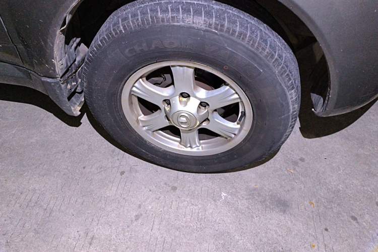 Used Haval H5 Classic 2012 European-style 2.0L Two-Wheel Drive Elite Model Right Front Wheel Hub
