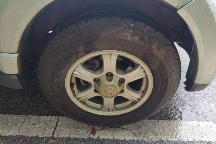 Used Haval H5 Classic 2012 European-style 2.0L Two-Wheel Drive Elite Model Right Front Wheel Hub
