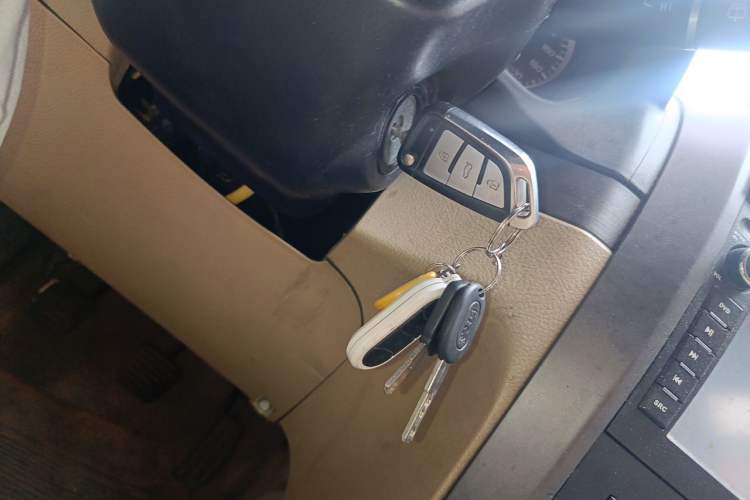 Used Haval H5 Classic 2012 European-style 2.0L Two-Wheel Drive Elite Model Vehicle Key
