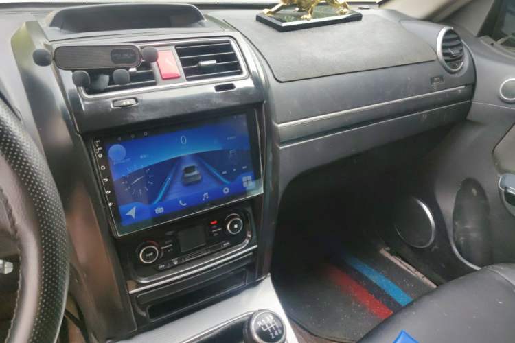 Used Haval H5 Classic 2012 ZhiZun Edition Green & Quiet 2.0T Manual Two-Wheel Drive Comfortable Model Audio And AC Panel