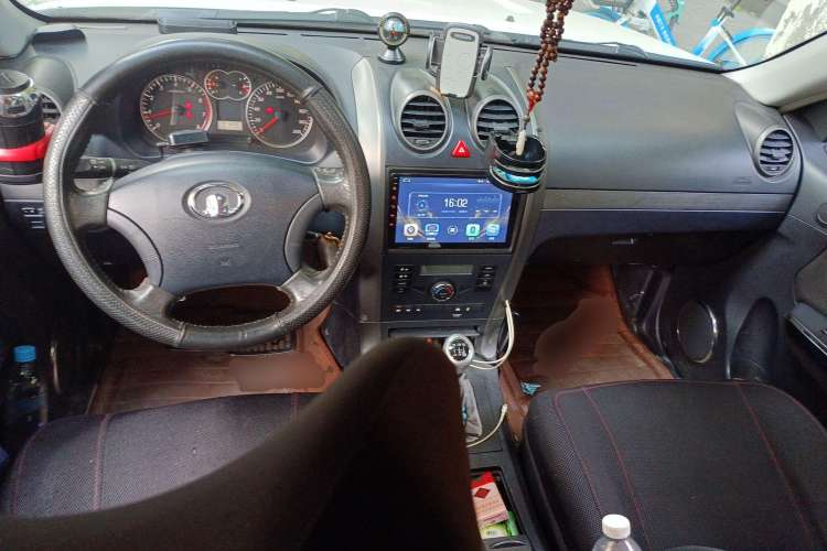 Used Haval H5 Classic 2012 European-style Edition 2.4L Four-Wheel Drive Comfort Model Center Console