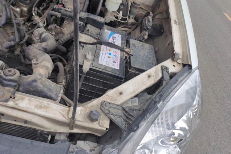 Used Haval H5 Classic 2012 European-style Edition 2.4L Four-Wheel Drive Comfort Model Engine Bay Left