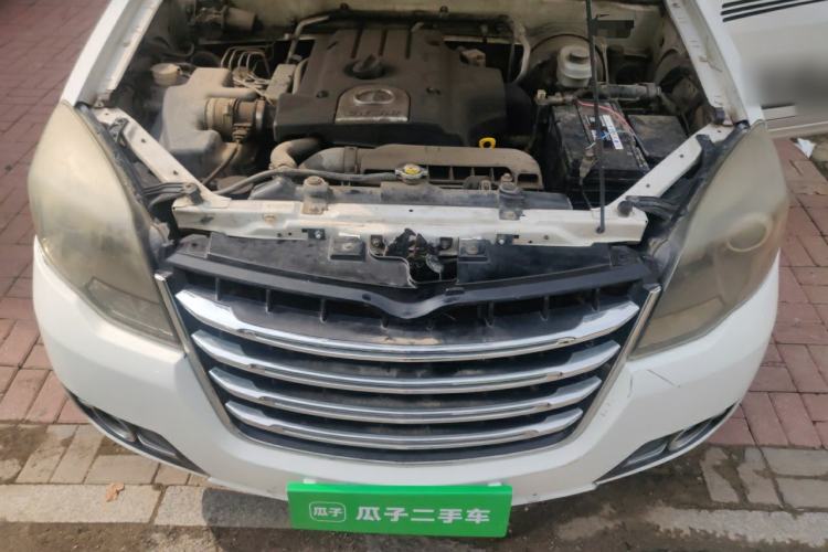 Used Haval H5 Classic 2012 ZhiZun Edition Green & Quiet 2.0T Manual Two-Wheel Drive Comfortable Model Engine Bay