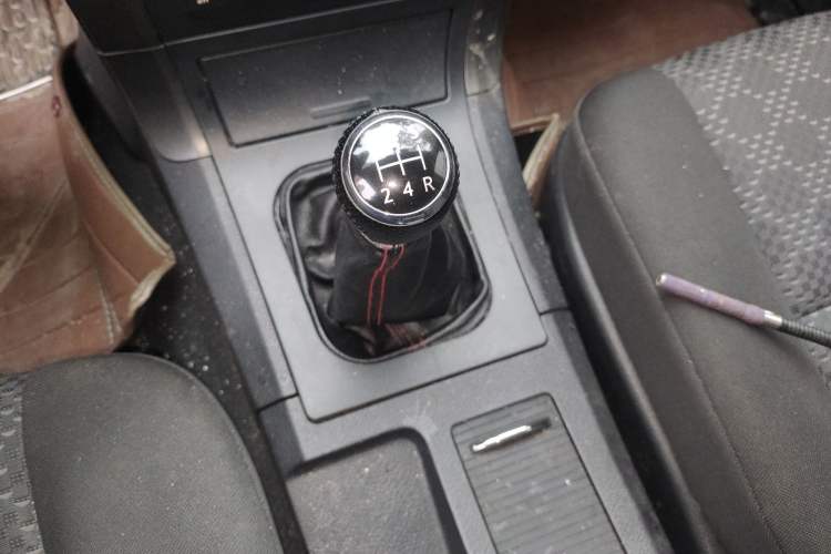 Used Haval H5 Classic 2012 European-style Edition 2.4L Four-Wheel Drive Comfort Model Gear Lever