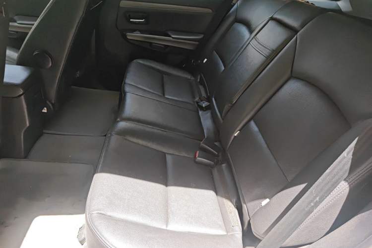 Used Haval H5 Classic 2012 ZhiZun Edition Green & Quiet 2.0T Automatic Two-Wheel Drive Luxury Model Left Rear Seat