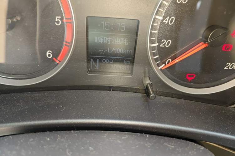 Used Haval H5 Classic 2012 ZhiZun Edition Green & Quiet 2.0T Automatic Two-Wheel Drive Luxury Model Odometer Close Up