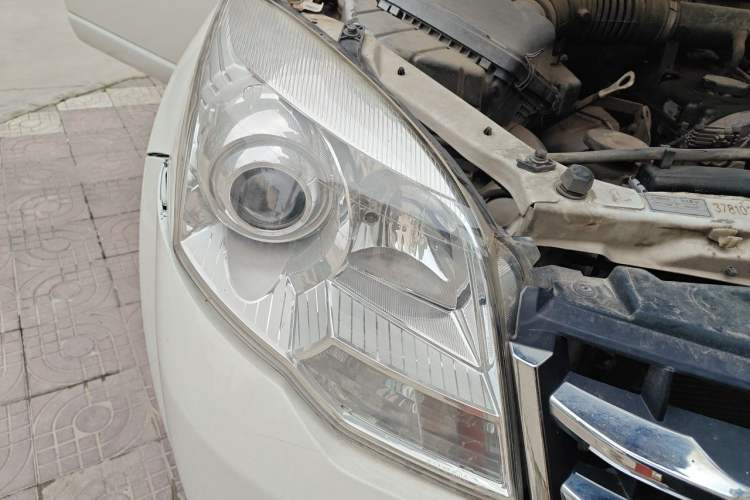 Used Haval H5 Classic 2012 Zhizun Edition 2.0L Two-Wheel Drive Navigation Model Right Front Headlight