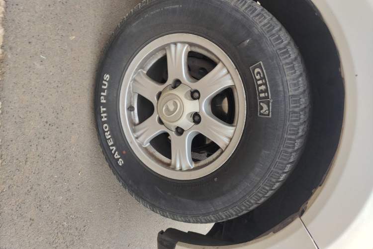 Used Haval H5 Classic 2012 European-style Edition 2.4L Four-Wheel Drive Comfort Model Right Front Wheel Hub