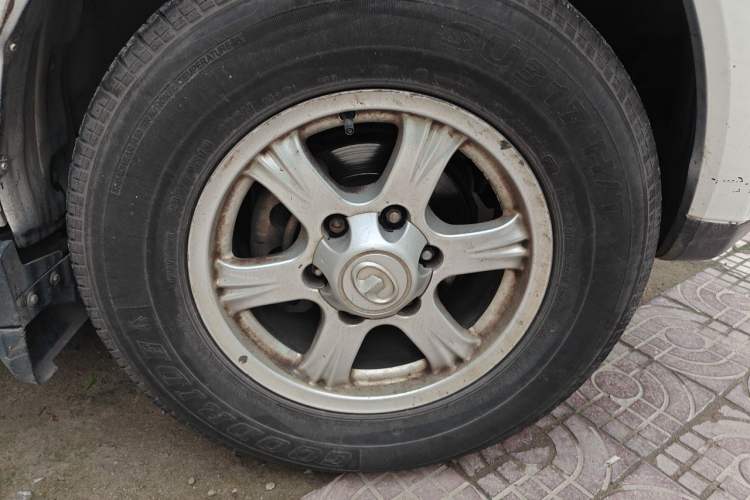 Used Haval H5 Classic 2012 Zhizun Edition 2.0L Two-Wheel Drive Navigation Model Right Front Wheel Hub