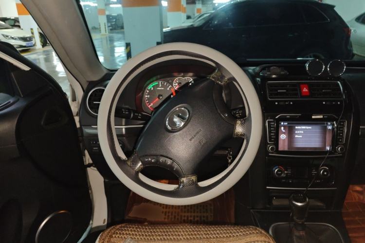 Used Haval H5 Classic 2012 ZhiZun Edition Green & Quiet 2.0T Manual Two-Wheel Drive Comfortable Model Steering Wheel