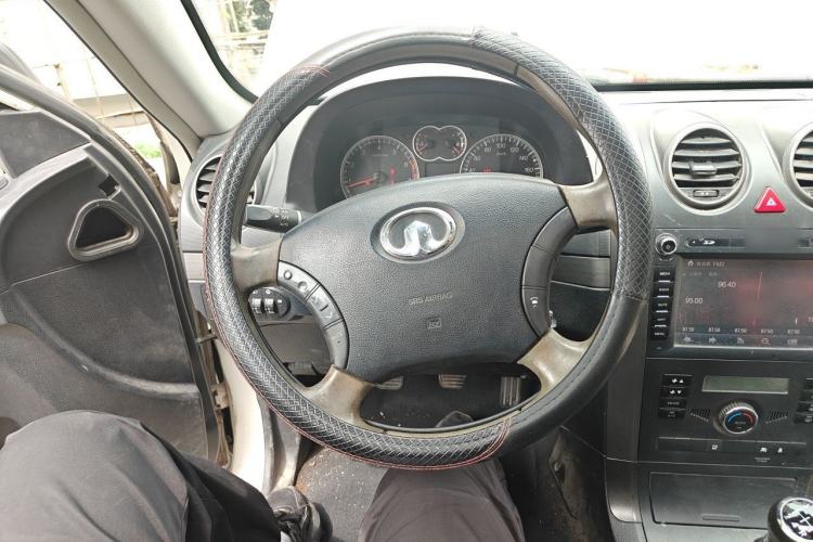 Used Haval H5 Classic 2012 Zhizun Edition 2.0L Two-Wheel Drive Navigation Model Steering Wheel
