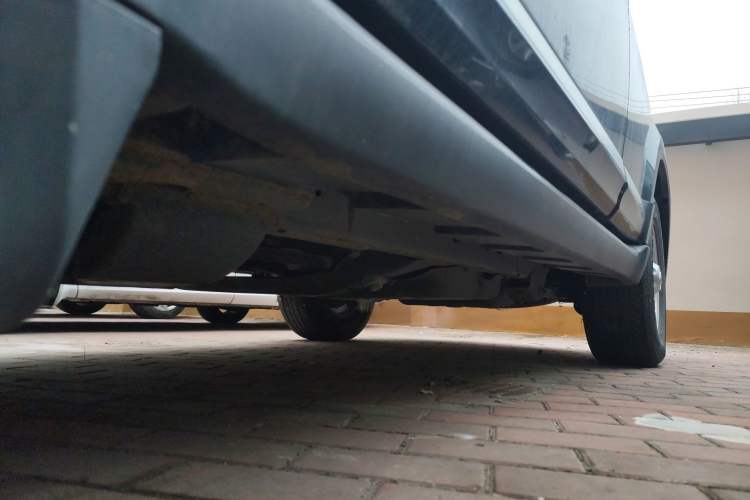 Used Haval H5 Classic 2013 Zhizun Edition 2.0T Manual 4x4 Elite Model Chassis Front Left