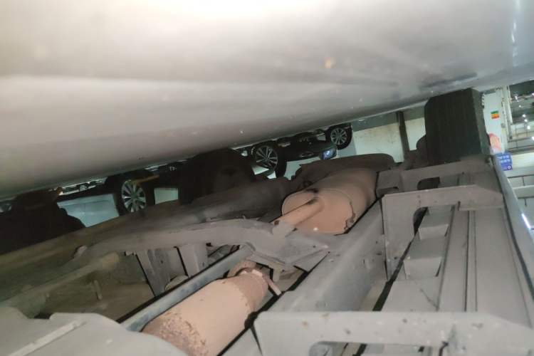 Used Haval H5 Classic 2013 ZhiZun Edition 2.0T Manual Two-Wheel Drive Elite Model Chassis Front Right